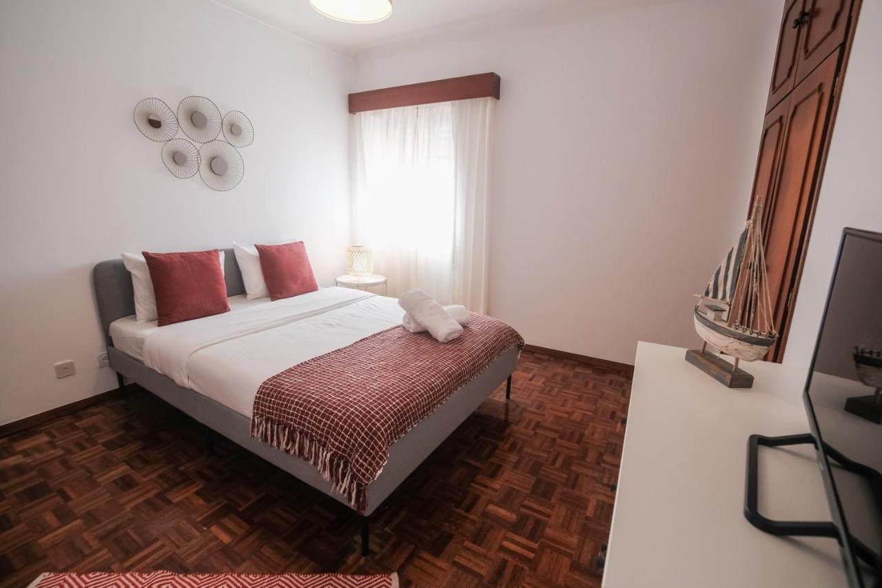 Besugo'S House Rooms & Apartment Nazare Luaran gambar